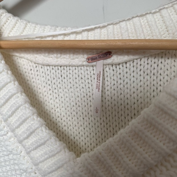 NWOT FREE PEOPLE ALI V-NECK SWEATER Boho Knit Cozy Minimalist oversized L - Picture 7 of 10